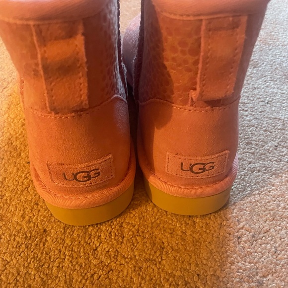UGG Classic Mini Snow Leopard Boot - Picture 11 of 11